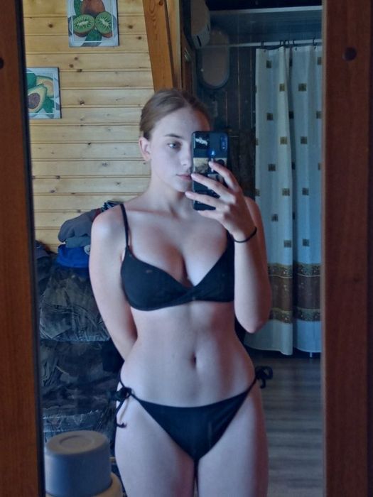 Искусство девушки на вечер без скрытых жестов Искусство девушки на вечер без скрытых жестов